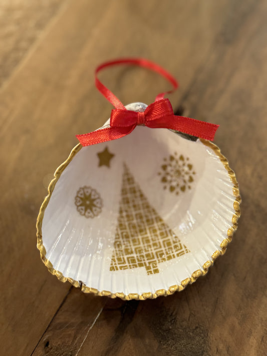 Christmas Clam Shell Ornament